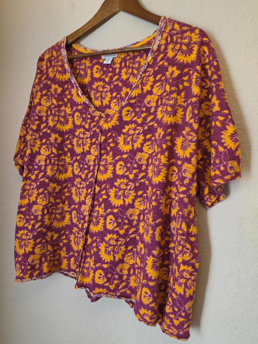 Sundance Vienna Cotton T-shirt Womens XXL Purple Gold Floral High Low Raw Hem - Picture 7 of 7